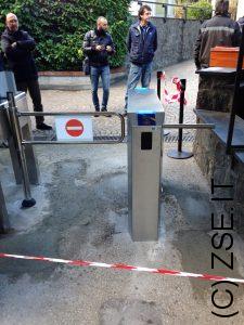 tornello museo e portello uscita di sicurezza