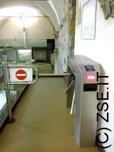 TRV6 tornello ingresso museo con lettore ticket barcode
