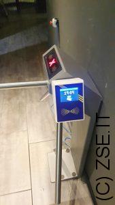 tornello ingresso palestra con lettore rfid a colori