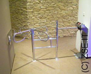 tornello ingresso palestra e uscita con girello 4 bracci