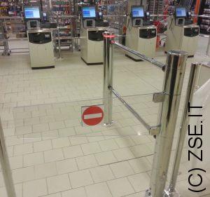 Portello anta Plexiglass Uscita area Self Supermercato GDO